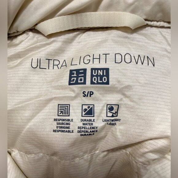 Uniqlo Ultra Light Down Vest White Cream size S Women - Picture 7 of 8